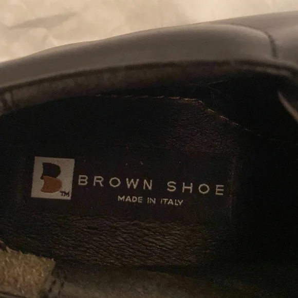 Mens Leather Brown Shoe (maker’s name)…size 10M…black in color - Picture 5 of 5